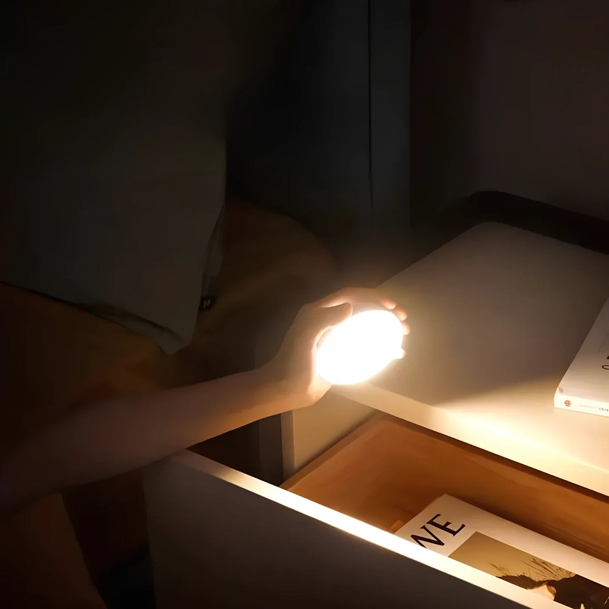 Rechargeable Wireless LED Motion Sensor Light "LumiBeam" for Cupboards, Wardrobes & Stairs
