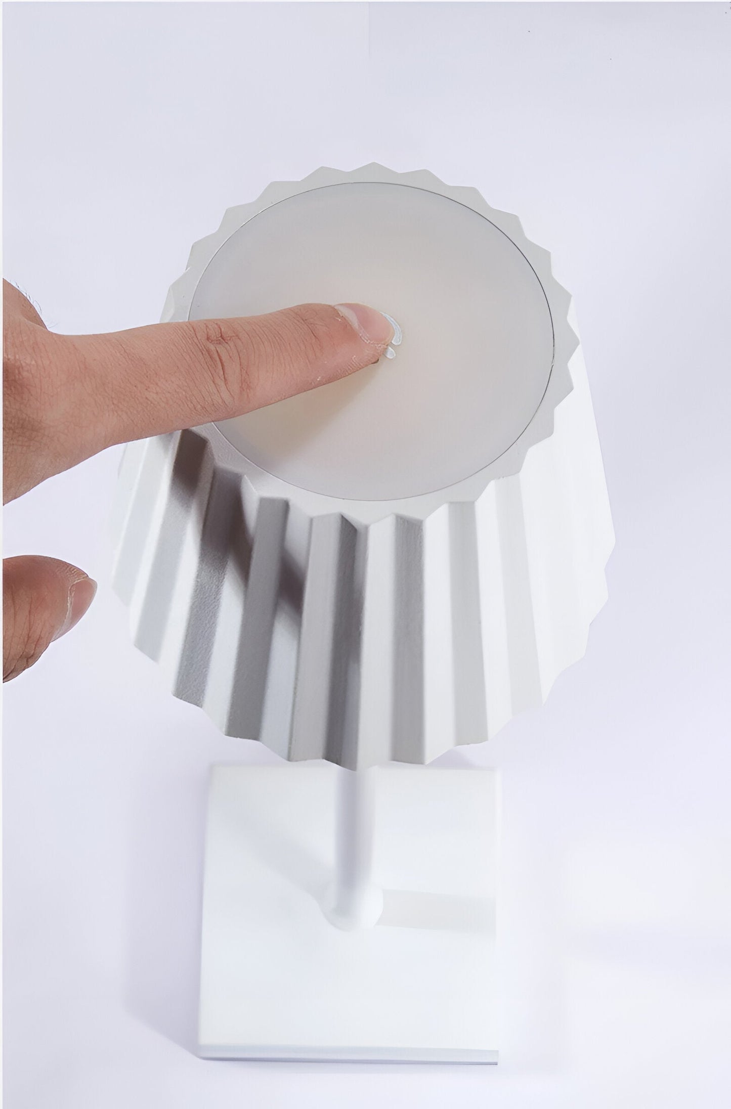 LaminaTouch - Dimmable Cordless and Rechargeable Modern LED Table Lamp