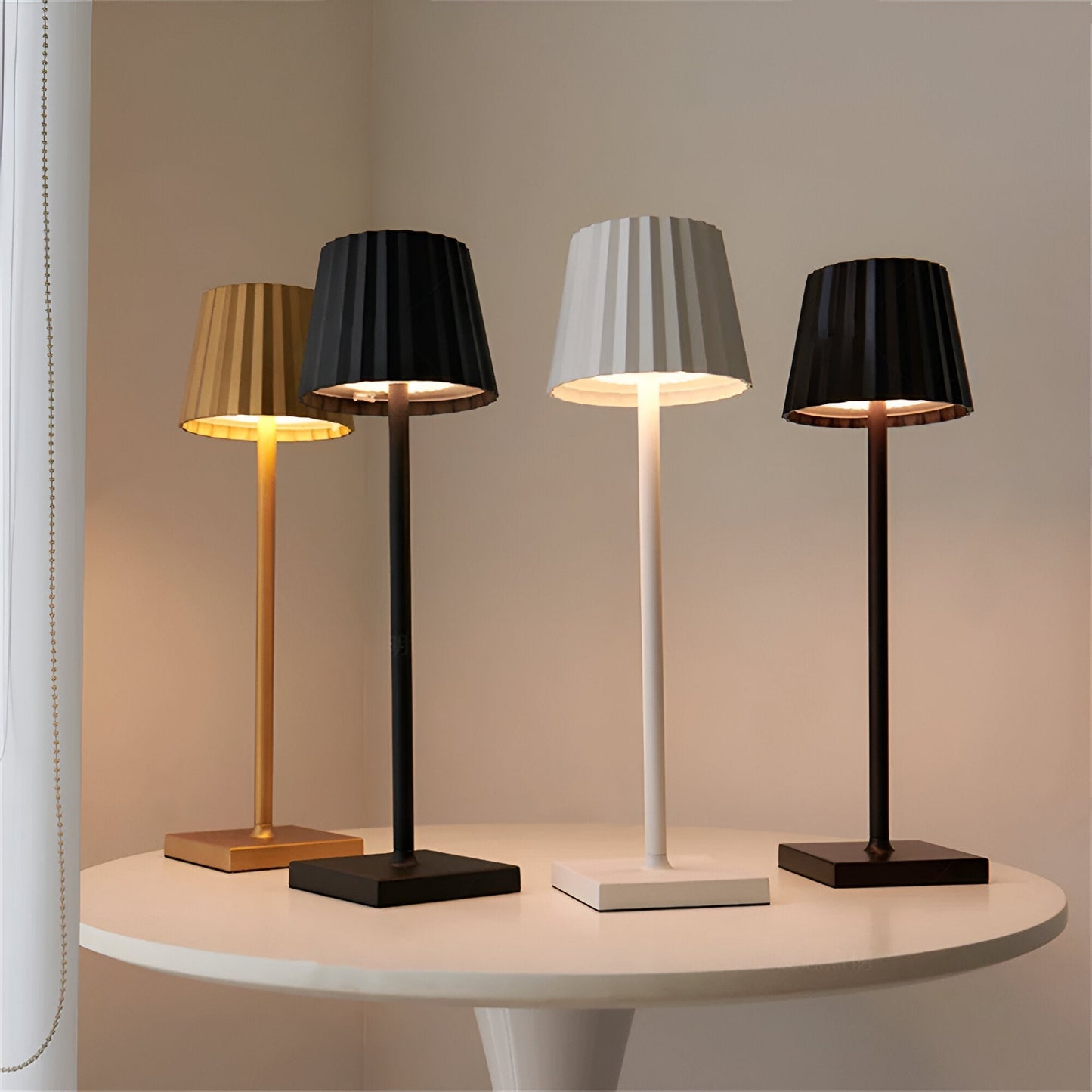 LaminaTouch - Dimmable Cordless and Rechargeable Modern LED Table Lamp
